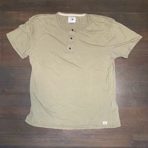 Olive green Quiksilver short sleeve Henley tee